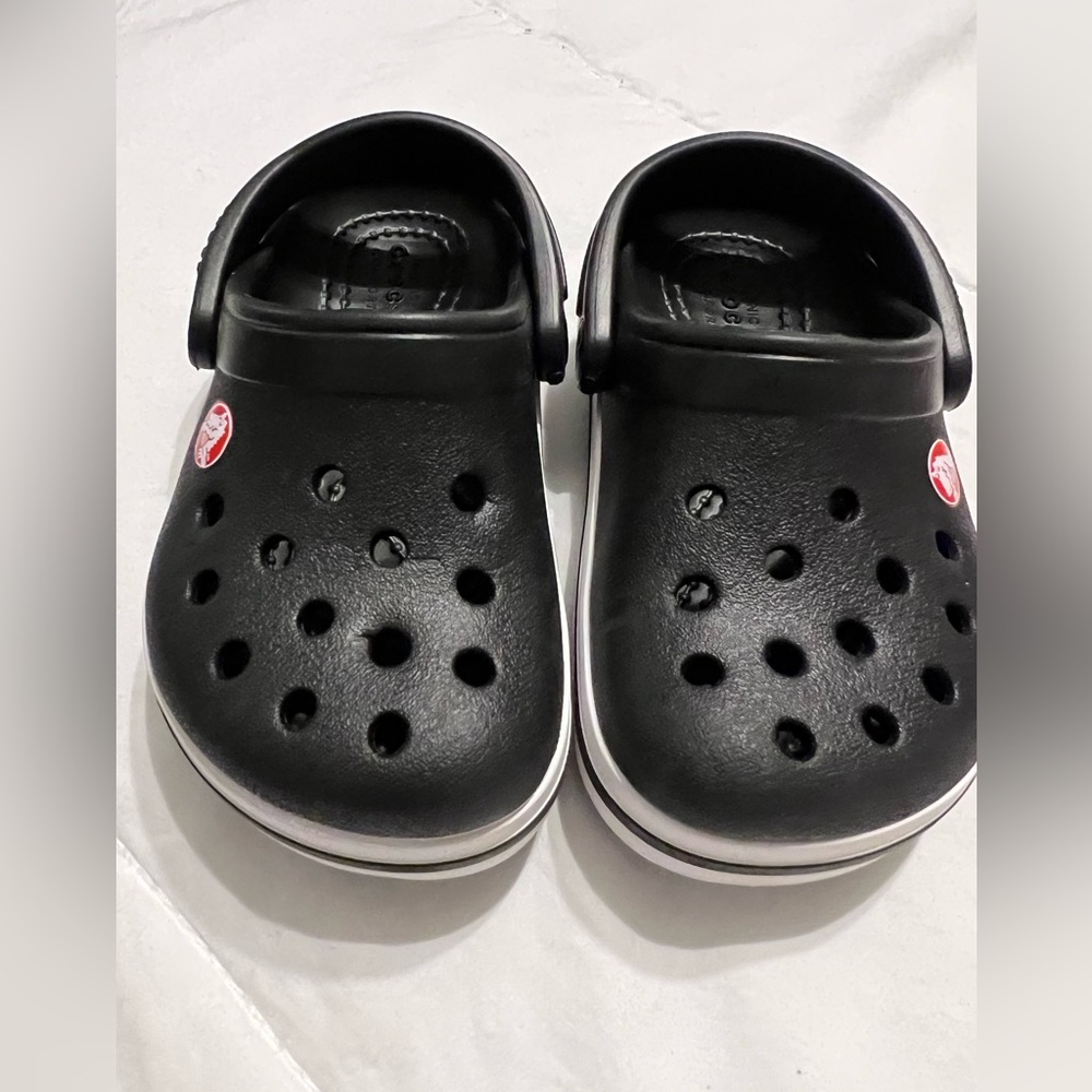 Toddler Crocs NWOT. Size 6.